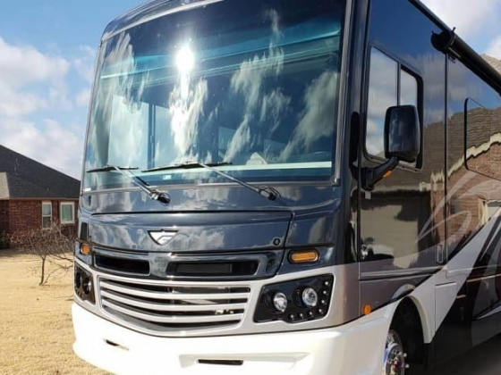 Fleetwood RV Bounder 33C