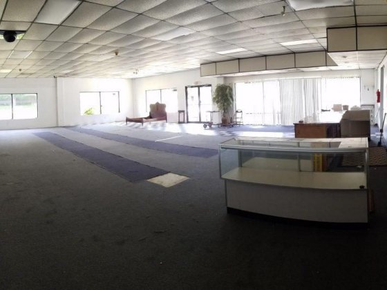 Auto Repair Garage / Warehouse/Retail spaces 5875 Buford Hwy