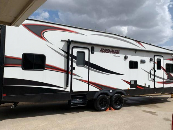 Coachmen RV Adrenaline 30QBS