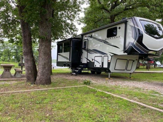 Keystone RV Montana High Country 295RL