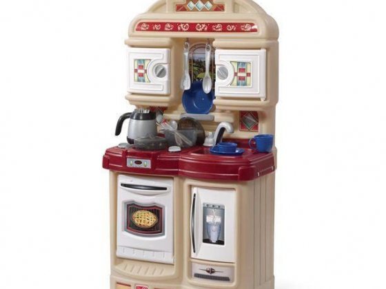 Step2 Cozy Play Kitchen with 21 Piece Accessory Play Set